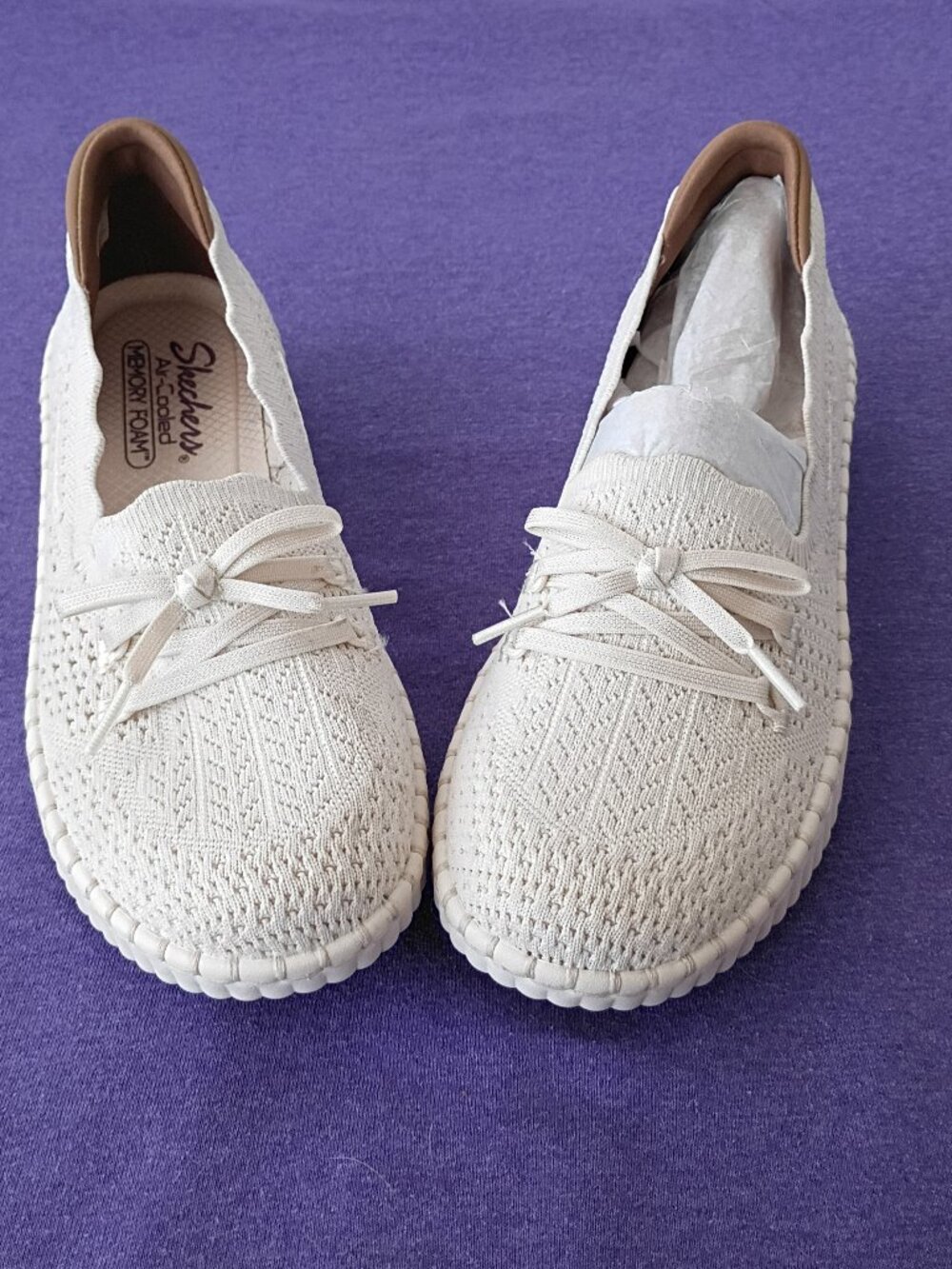 Skechers Air-Cooled Memory Foam Off White Gold Accent Sneakers Size 9